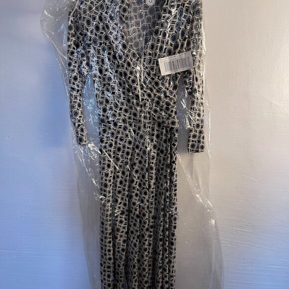 Harold's Dresses & Skirts - Vintage NWT Harold's V Neck Wrap Cream/Black Long Sleeve Maxi Dress Medium